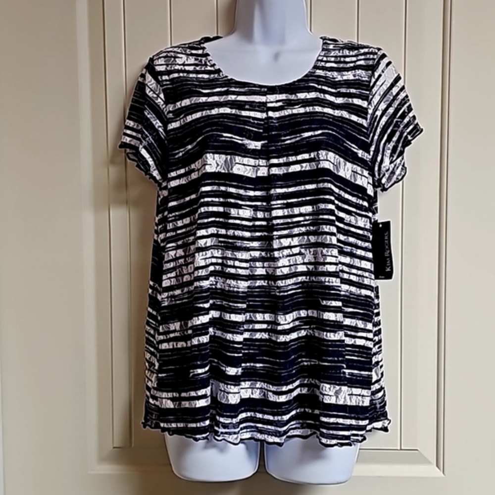 NWT Kim Rogers Short Sleeve Pleated Top